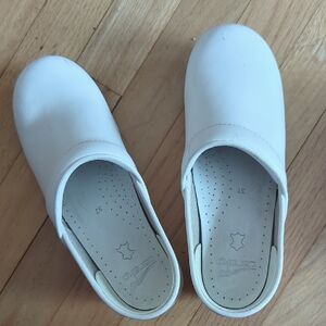 White DANSKO clogs